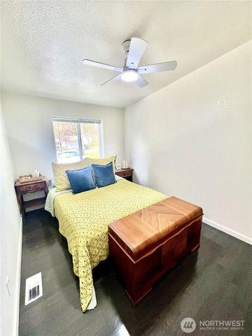 2168 Norman Drive, Oak Harbor, WA 98277