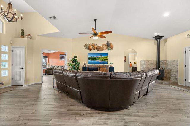 75 Evening Star Loop, Edgewood, NM 87015