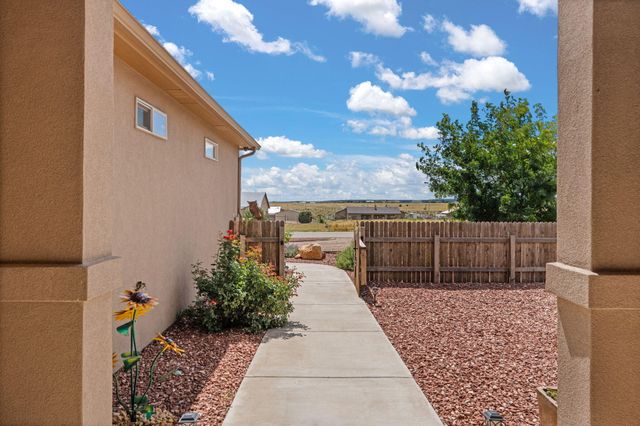 75 Evening Star Loop, Edgewood, NM 87015