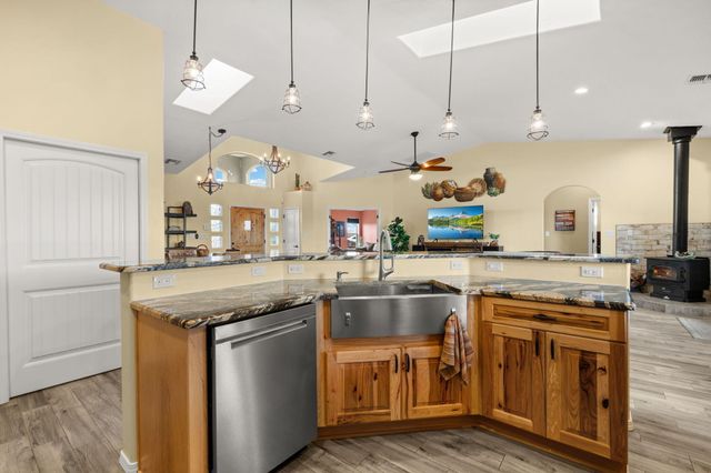 75 Evening Star Loop, Edgewood, NM 87015