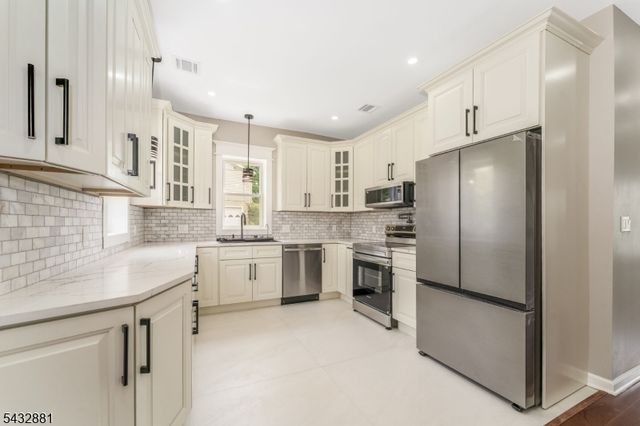 1049 Broad St, Harmony Twp., NJ 08865