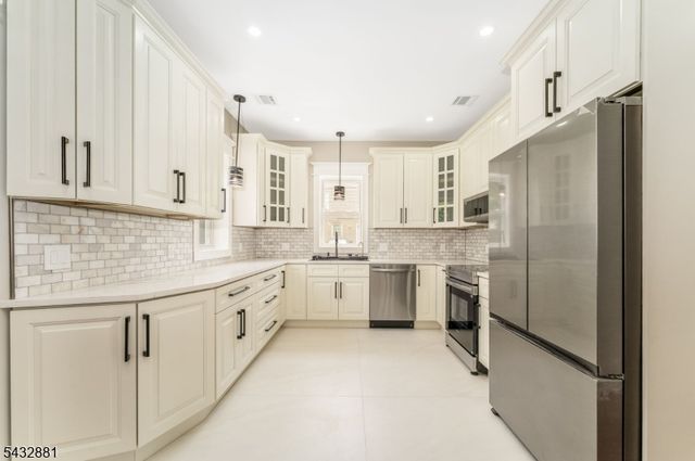 1049 Broad St, Harmony Twp., NJ 08865