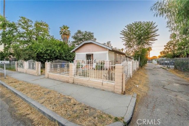 1330 Acacia Avenue, San Bernardino, CA 92405