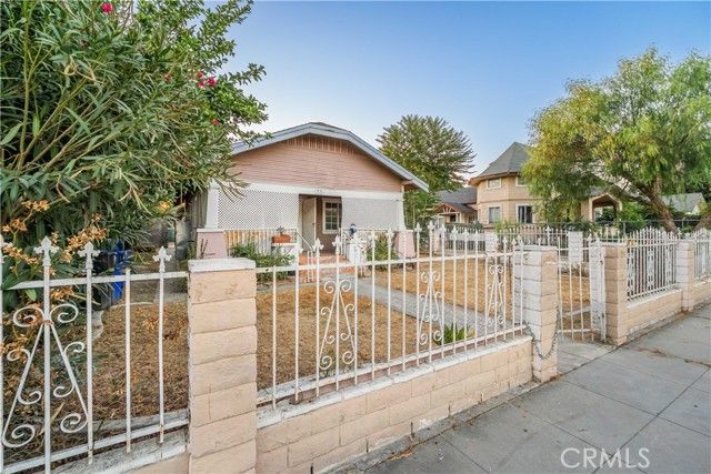 1330 Acacia Avenue, San Bernardino, CA 92405