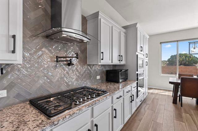 5611 Desert Sky, Rio Rancho, NM 87144