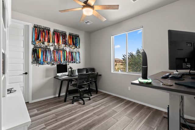 5611 Desert Sky, Rio Rancho, NM 87144