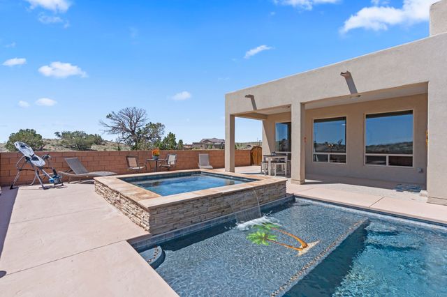 5611 Desert Sky, Rio Rancho, NM 87144