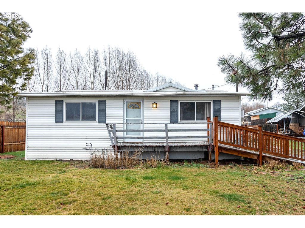 843 Nw BRIDGE St, John Day, OR 97845