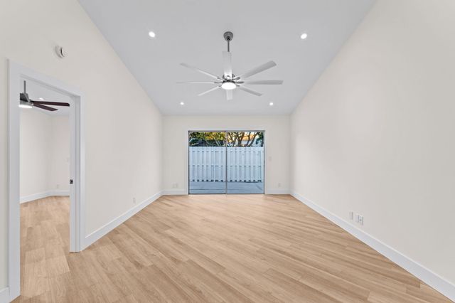 1662 Royal Forest Court, West Palm Beach, FL 33406