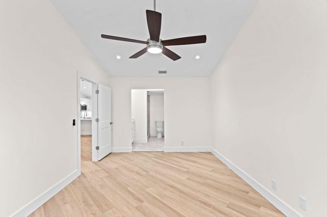 1662 Royal Forest Court, West Palm Beach, FL 33406