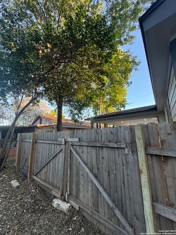 531 Cottonwood, San Antonio, TX 78225
