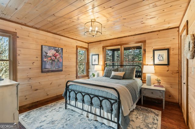 19 Chestnut Hills Lane, Blue Ridge, GA 30513