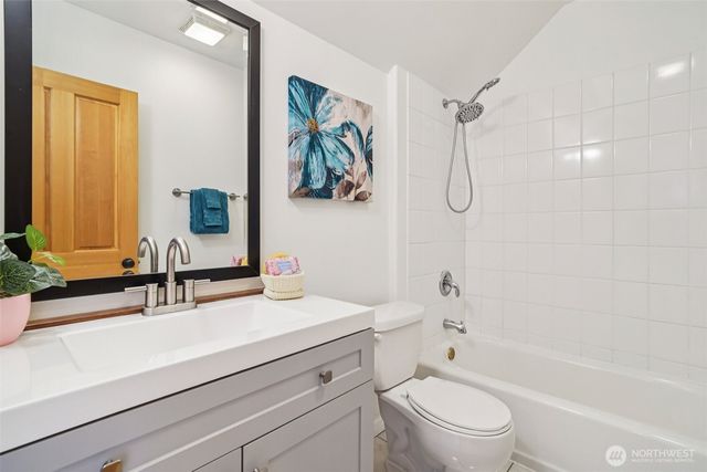 534 25th Avenue S, Seattle, WA 98144