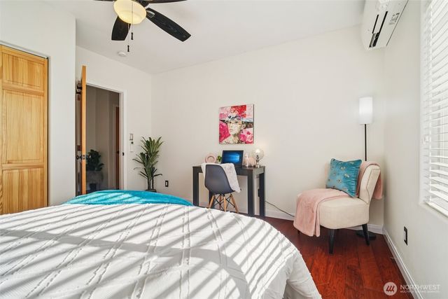 534 25th Avenue S, Seattle, WA 98144