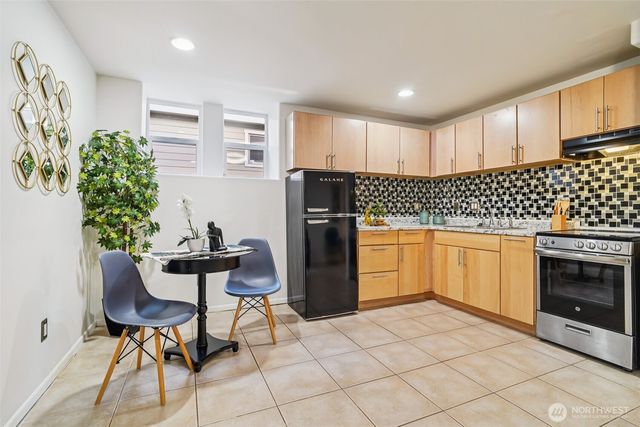 534 25th Avenue S, Seattle, WA 98144