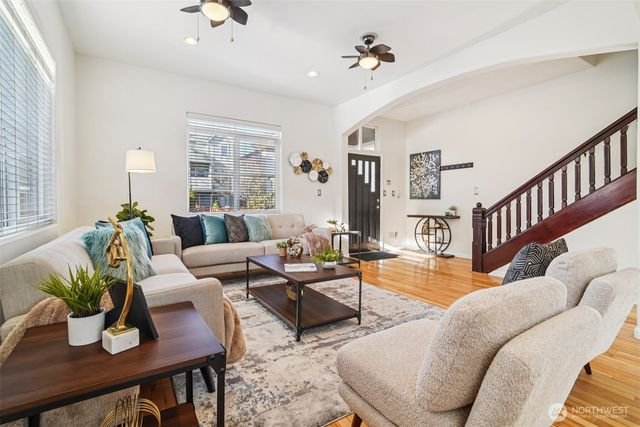 534 25th Avenue S, Seattle, WA 98144