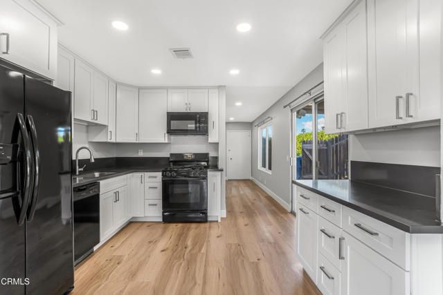 634 Hillcrest Drive, Camarillo, CA 93012