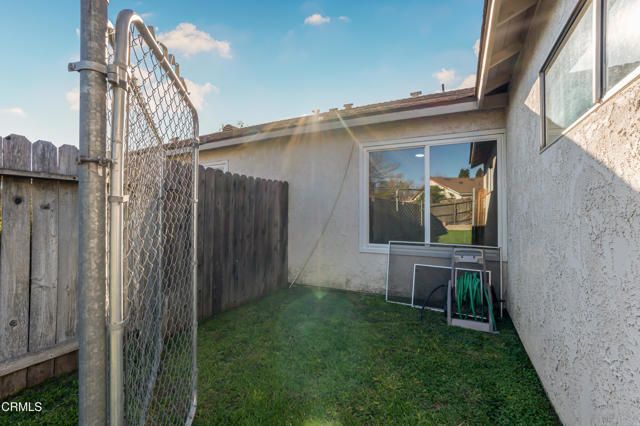 634 Hillcrest Drive, Camarillo, CA 93012