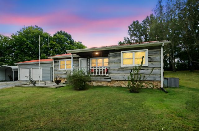 167 Denning Ln, Cottontown, TN 37048