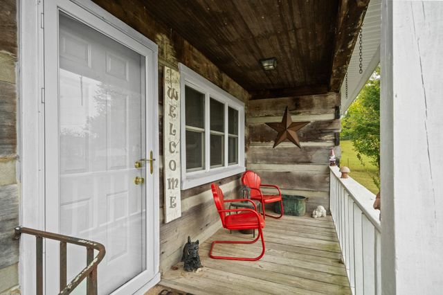 167 Denning Ln, Cottontown, TN 37048