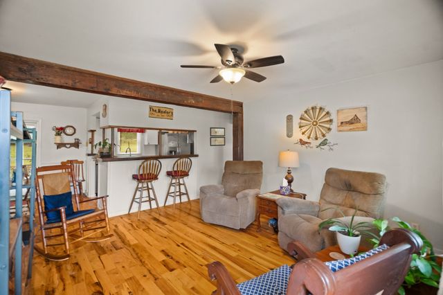 167 Denning Ln, Cottontown, TN 37048