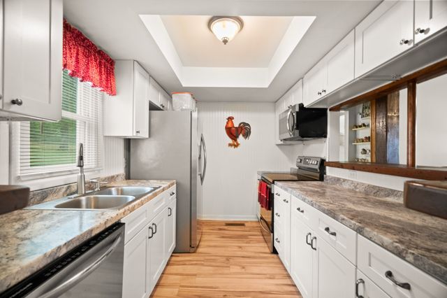 167 Denning Ln, Cottontown, TN 37048