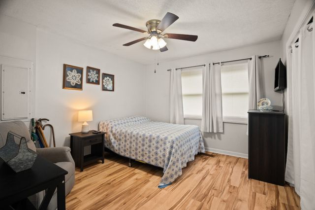 167 Denning Ln, Cottontown, TN 37048