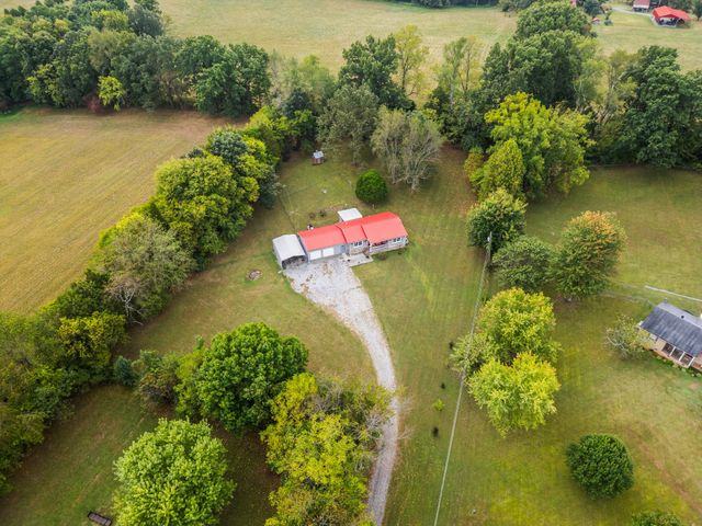 167 Denning Ln, Cottontown, TN 37048