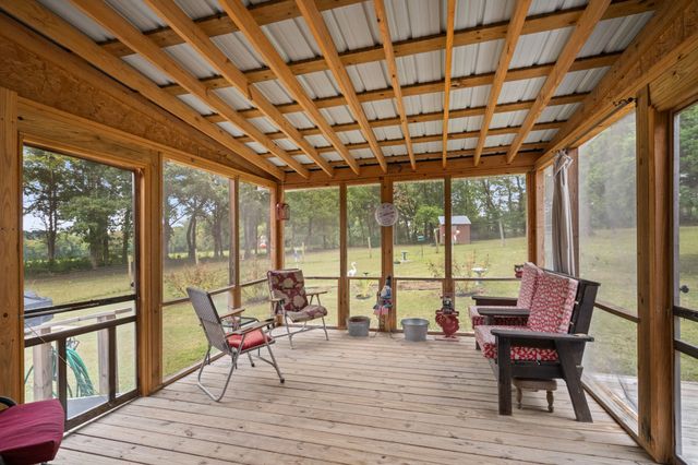 167 Denning Ln, Cottontown, TN 37048