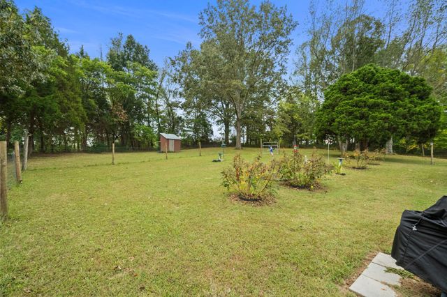 167 Denning Ln, Cottontown, TN 37048