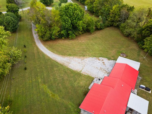 167 Denning Ln, Cottontown, TN 37048