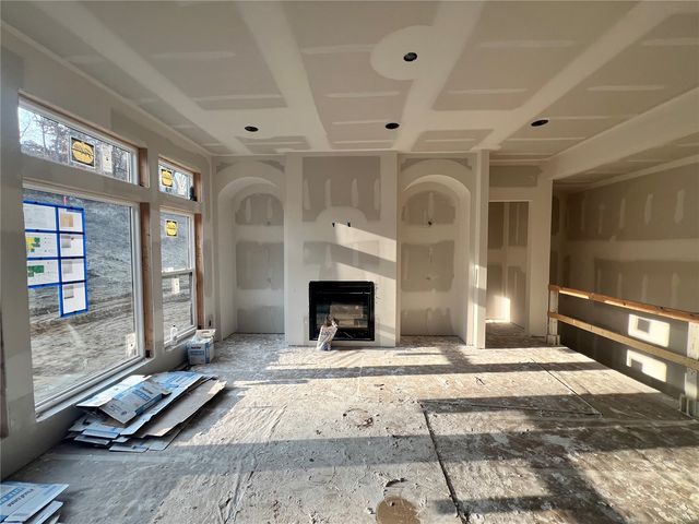 5422 Seminole Valley Trail NE, Cedar Rapids, IA 52411