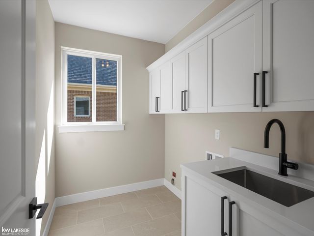 19335 Springbrook Drive, Macomb Twp, MI 48044