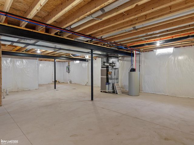 19335 Springbrook Drive, Macomb Twp, MI 48044