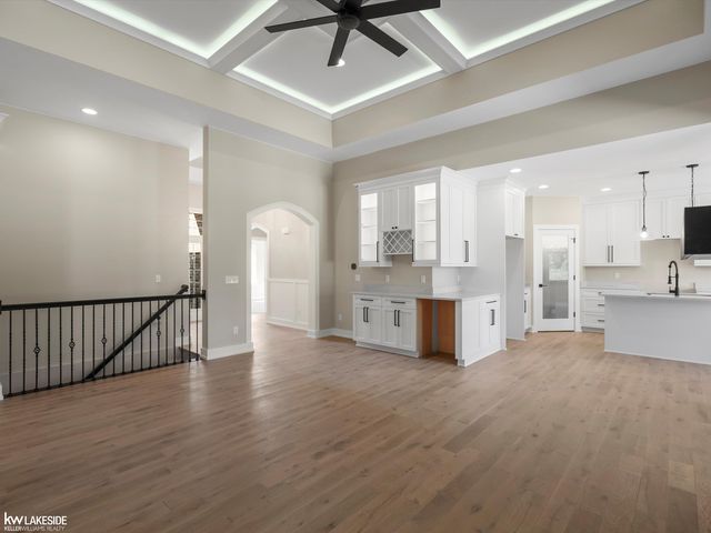 19335 Springbrook Drive, Macomb Twp, MI 48044