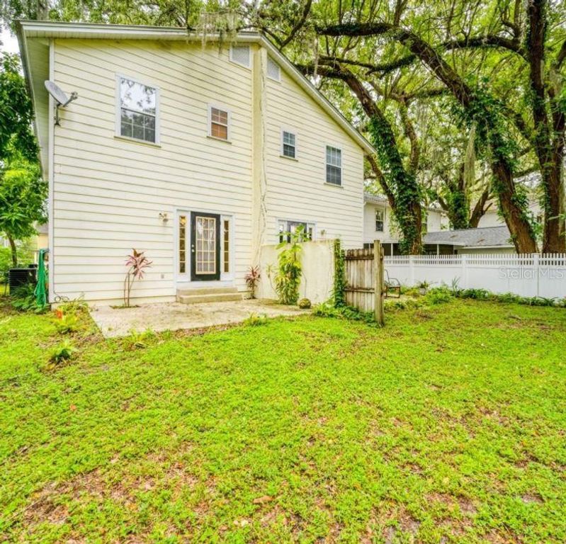 Image 2 of property listing at 224 EMORY PLACE, Orlando, FL 32804