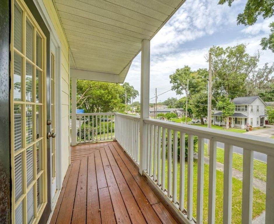 Image 15 of property listing at 224 EMORY PLACE, Orlando, FL 32804