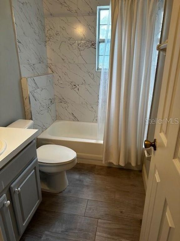 Image 9 of property listing at 224 EMORY PLACE, Orlando, FL 32804