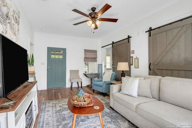 569 Wright, New Braunfels, TX 78130