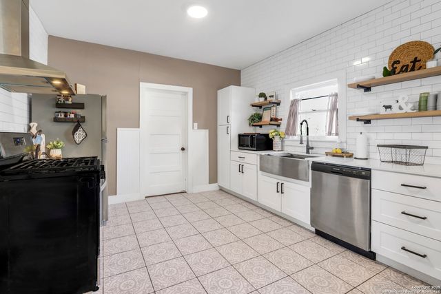 569 Wright, New Braunfels, TX 78130