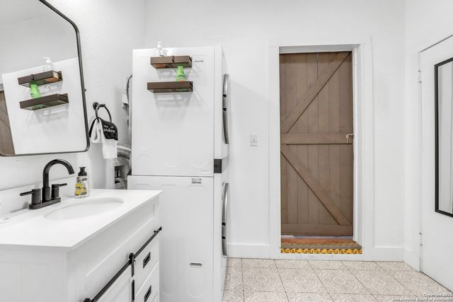 569 Wright, New Braunfels, TX 78130