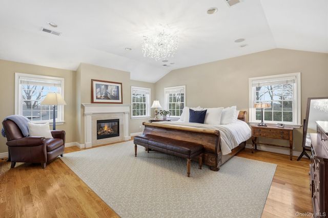 25 Andrea Lane, Scarsdale, NY 10583