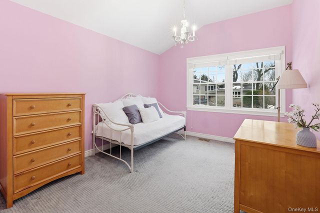 25 Andrea Lane, Scarsdale, NY 10583