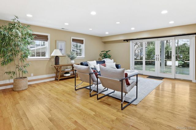 25 Andrea Lane, Scarsdale, NY 10583