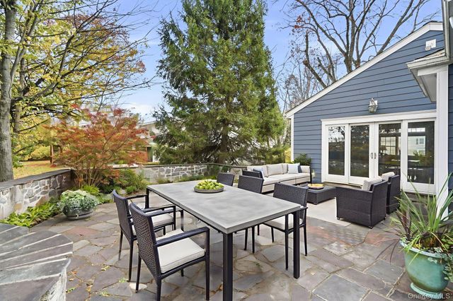 25 Andrea Lane, Scarsdale, NY 10583