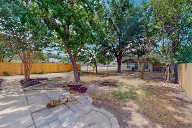 4101 Tulip Tree Court, Fort Worth, TX 76137