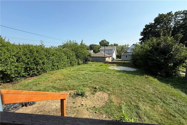 1045 Myrtle Pl, Sharon, PA 16146