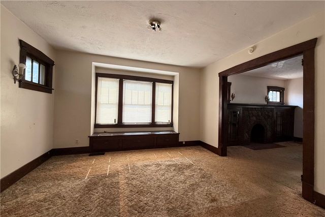 1045 Myrtle Pl, Sharon, PA 16146