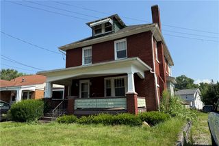 1045 Myrtle Pl, Sharon, PA 16146