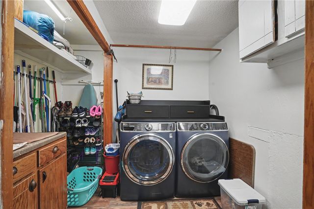 1705 7th Avenue, Belle Plaine, IA 52208